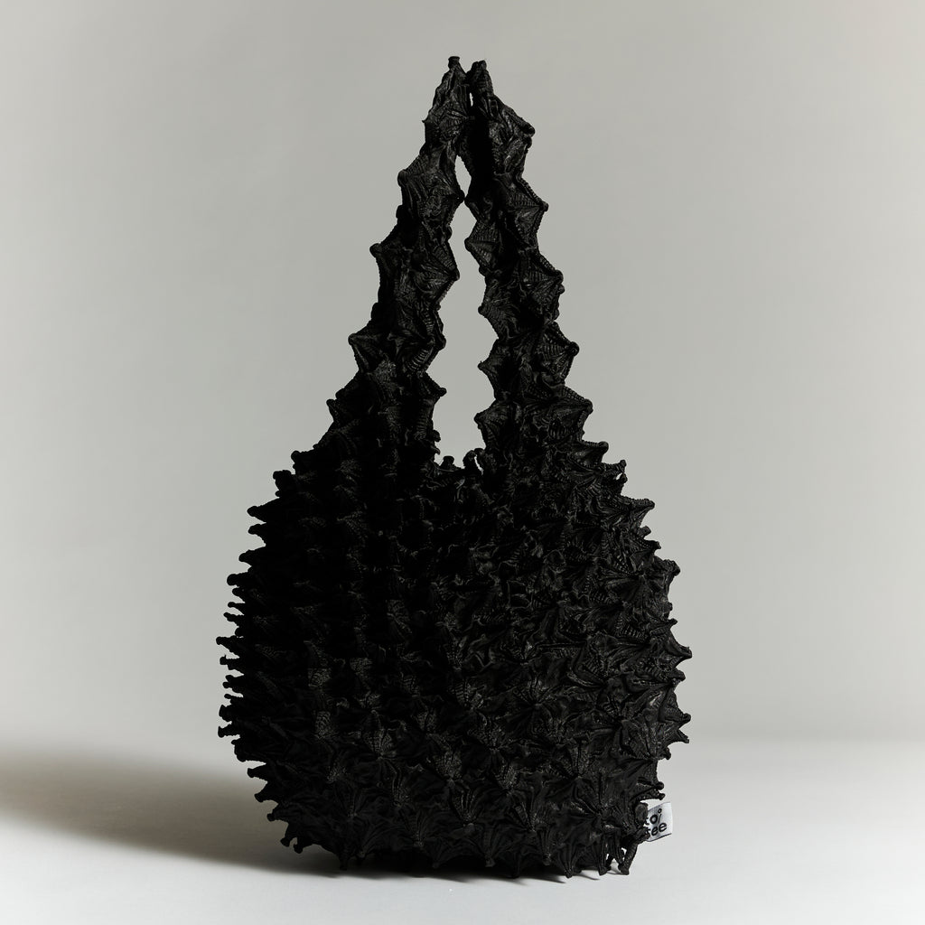 totee ブラック 絞り加工 エコバッグ｜日本デザインの立体トートバッグ 大容量 軽量